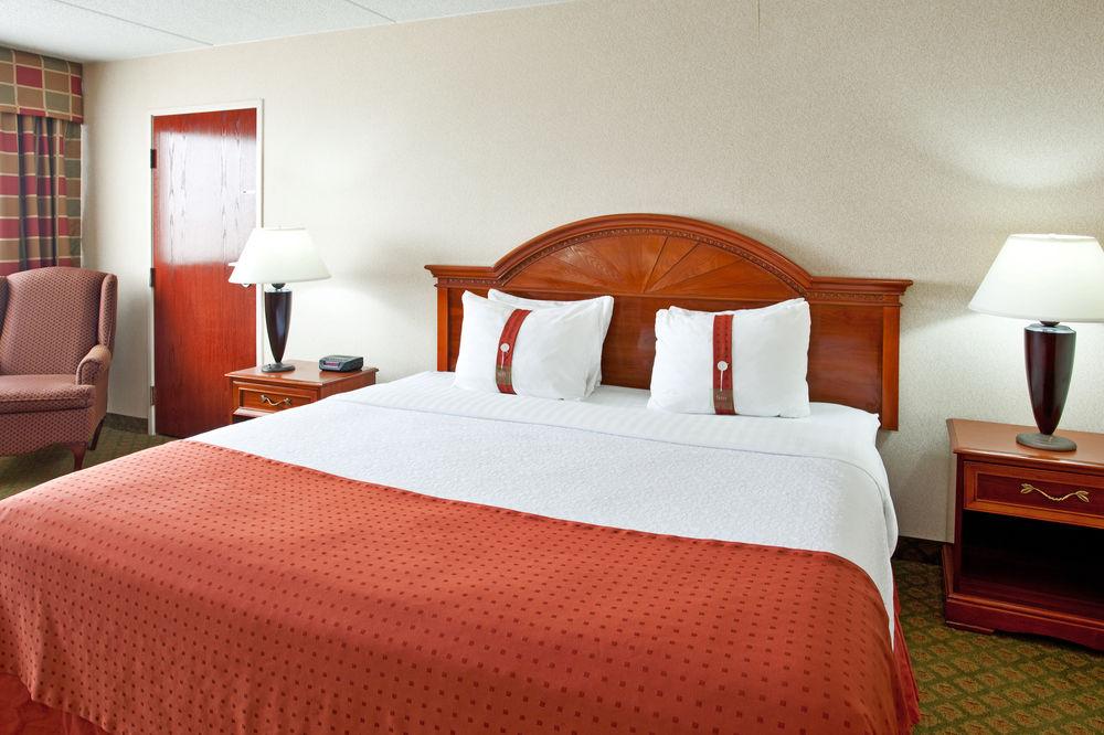 Delta Hotels By Marriott Muskegon Convention Center Bagian luar foto