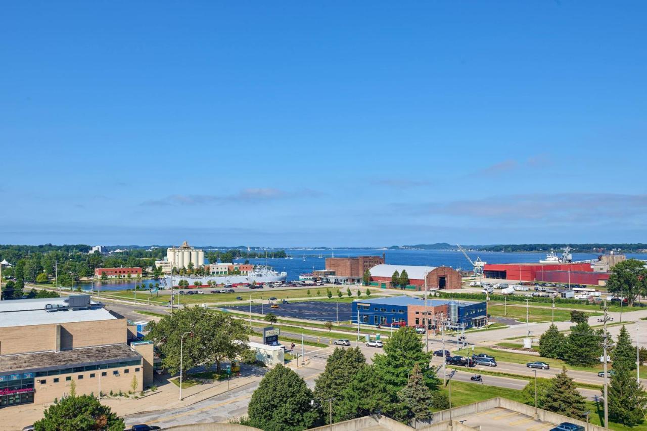 Delta Hotels By Marriott Muskegon Convention Center Bagian luar foto