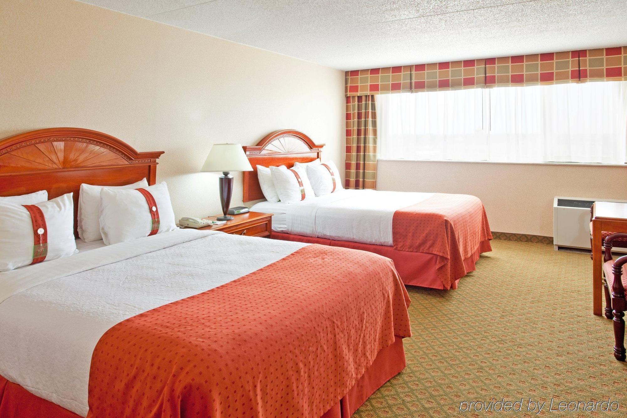 Delta Hotels By Marriott Muskegon Convention Center Bagian luar foto
