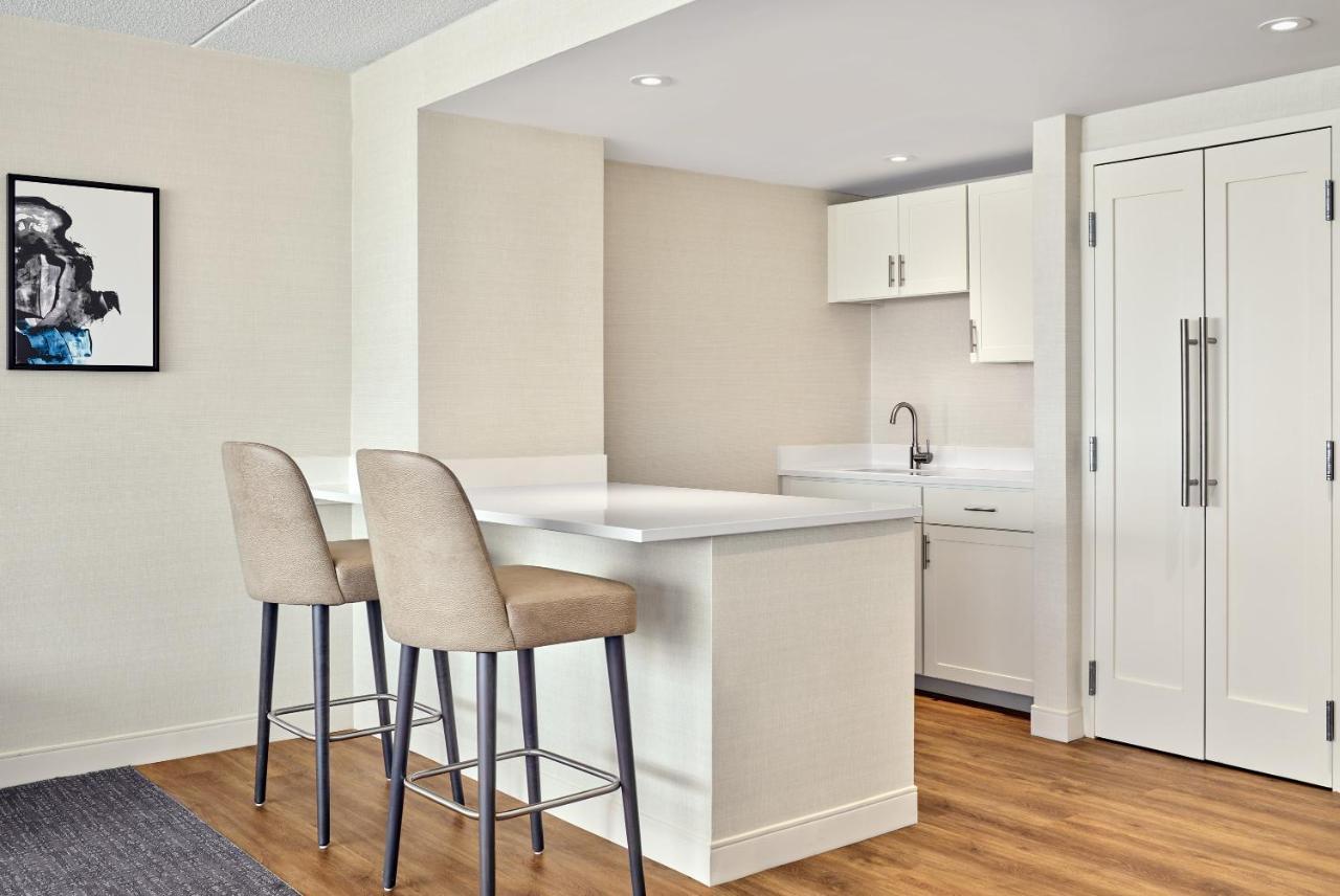 Delta Hotels By Marriott Muskegon Convention Center Bagian luar foto